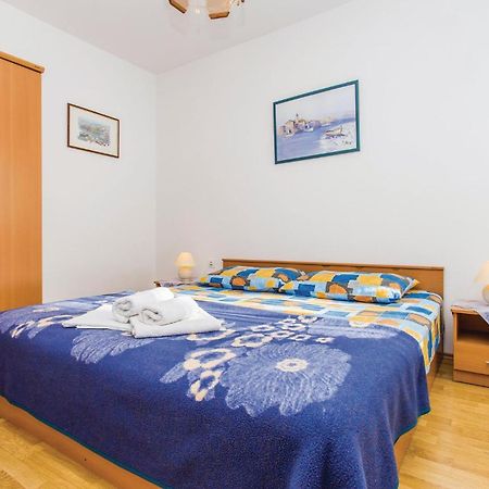 1 Bedroom Awesome Apartment In Malinska Exterior photo