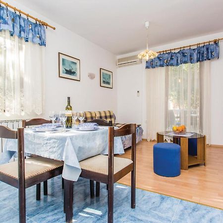 1 Bedroom Awesome Apartment In Malinska Exterior photo