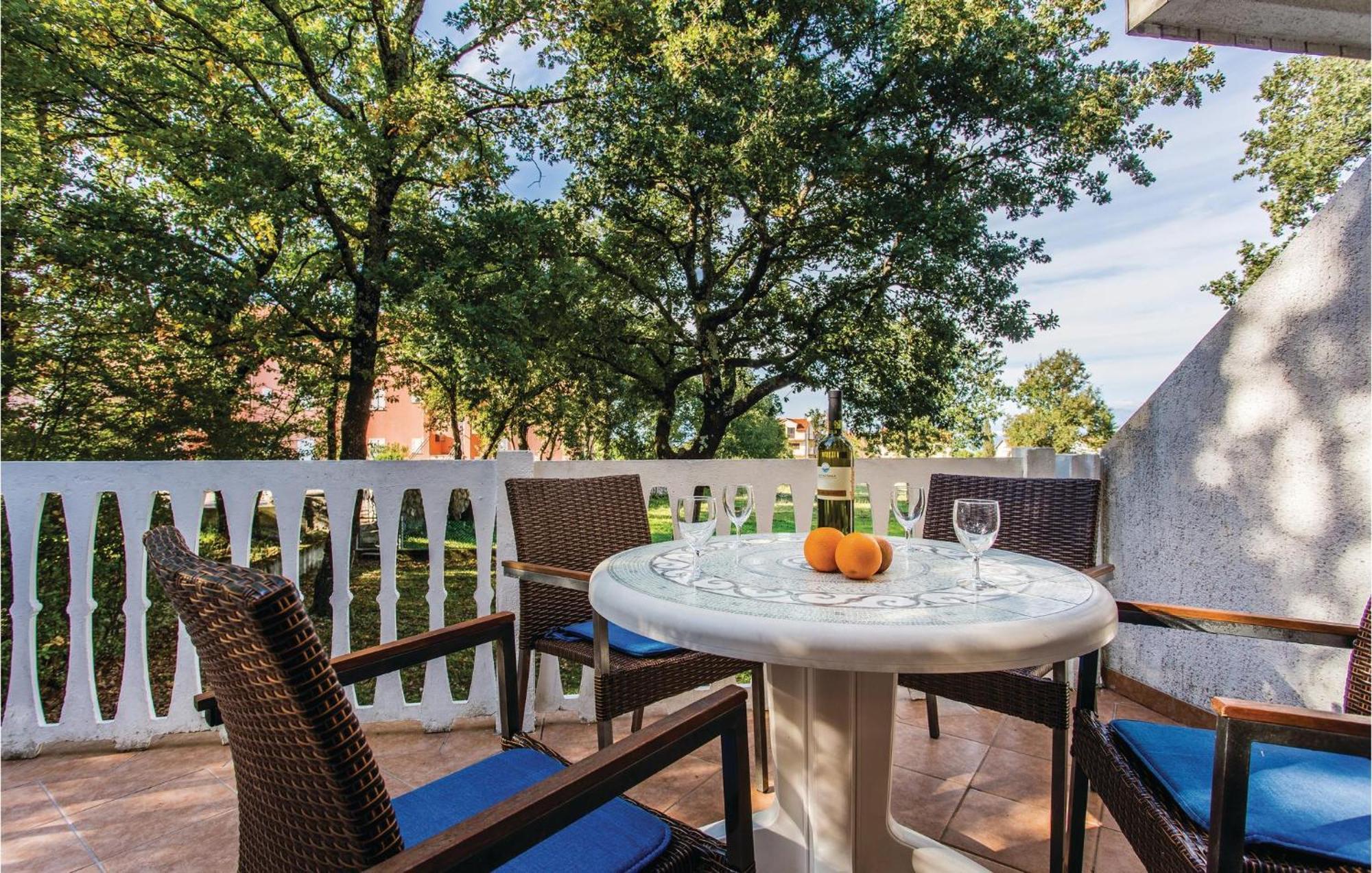 1 Bedroom Awesome Apartment In Malinska Exterior photo
